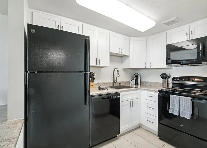 246- Fully Furnished 1br Suite-pet Friendly Apartment *